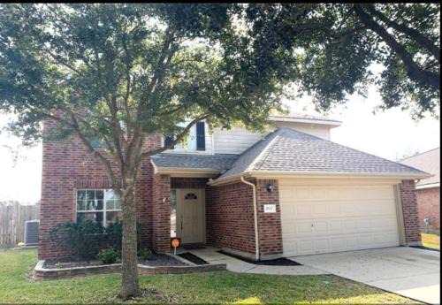 Spring Apartment | Charming 4-BR Home for Rent!
