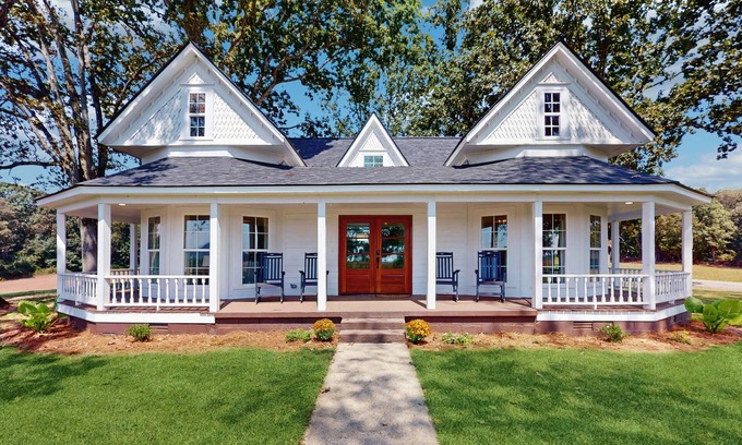 Cleveland House | Charming and spacious country home with mountain views
