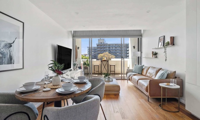 Camperdown Apartment | Charming Camperdown Hideaway With Parking
