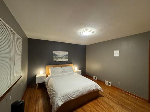 Niagara Falls House | Charming Cape Cod Bungalow at Niagara Falls, NY!