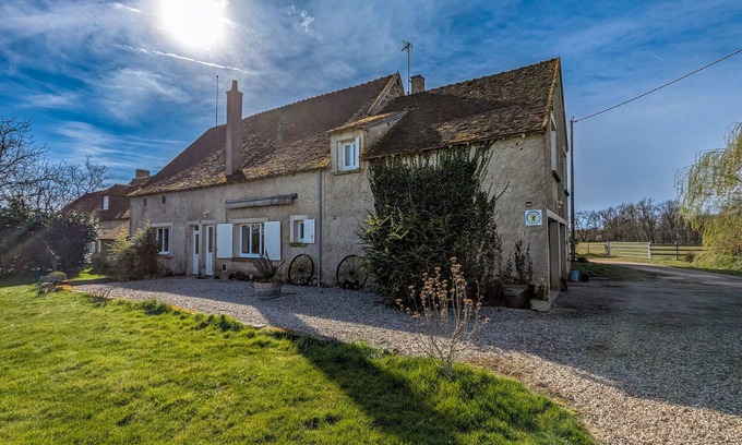Vendœuvres Cottage | Charming Cottage in Berry with Pool Access & Private Garden