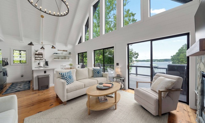 Seneca Cottage | Charming Cottage on Lake Keowee with Private Boat Dock