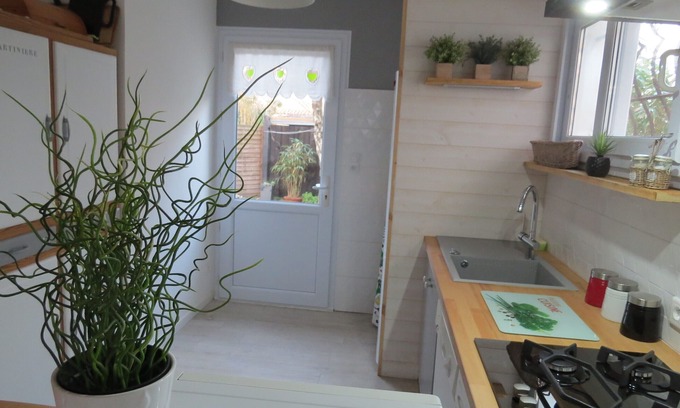 La Cotiniere House | Charming house in quiet, enclosed garden, near sea, port, shops