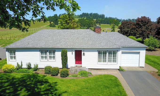 Dayton Cottage | Charming Historic Cottage on Vineyard