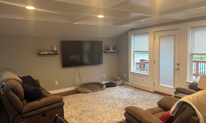 Bedford House | Charming house in Luna Pier MI, walking distance to beach and restaurants
