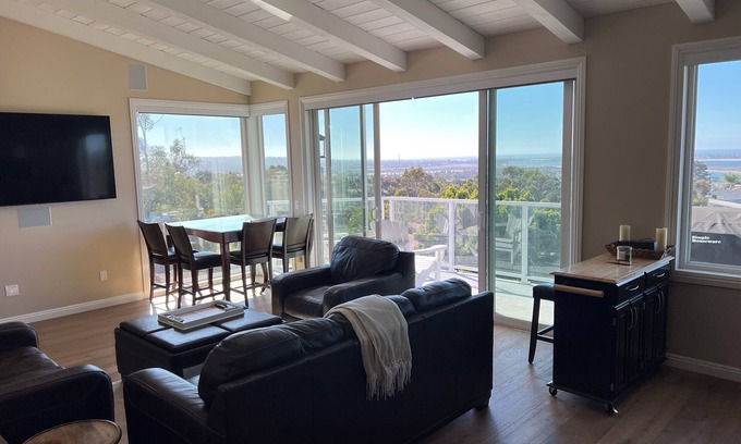 Bay Park House | Charming loft with BBQ/OCEAN VIEW. in sunny San Diego.
