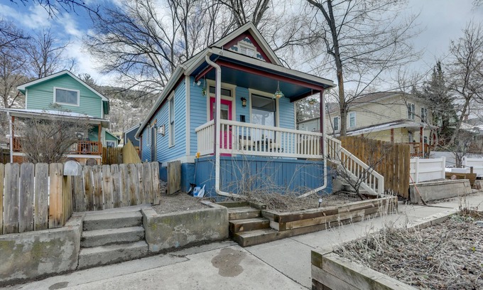 Glenwood Springs Cottage | Charming Miners' Cottage: Downtown Glenwood Springs