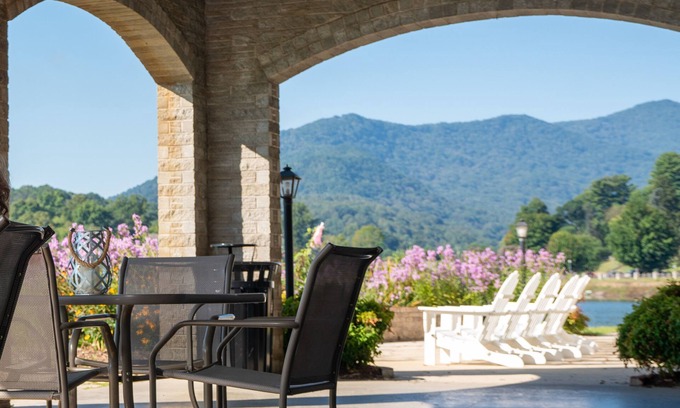 Lake Junaluska Cabin | Charming Mountain Oasis w/Patio, Shared Pool, Tennis, WiFi & AC - Dogs Welcome