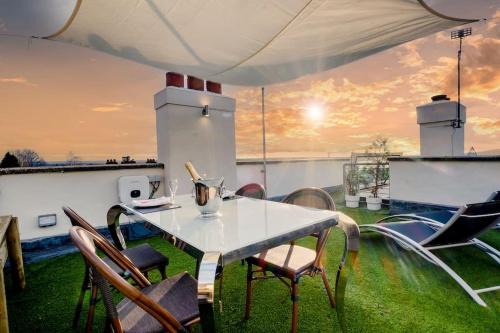 Redhill House | Charming Reigate Redhill Cottage