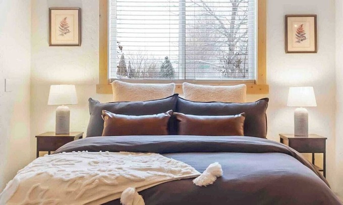 Bozeman Apartment | Charming Studio 10 min from airport dog friendly