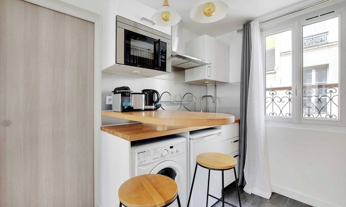 Quartier du Faubourg-Montmartre Apartment | Charming Studio - 2P - Sentier