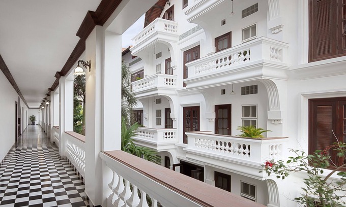 Downtown Siem Reap Hotel | Chateau d'Angkor La Residence