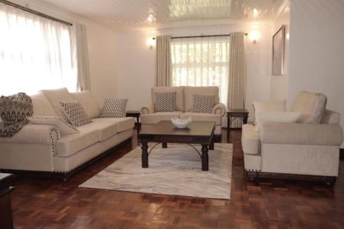 Athi River Villa | Cheerful 4-bedroom with pool