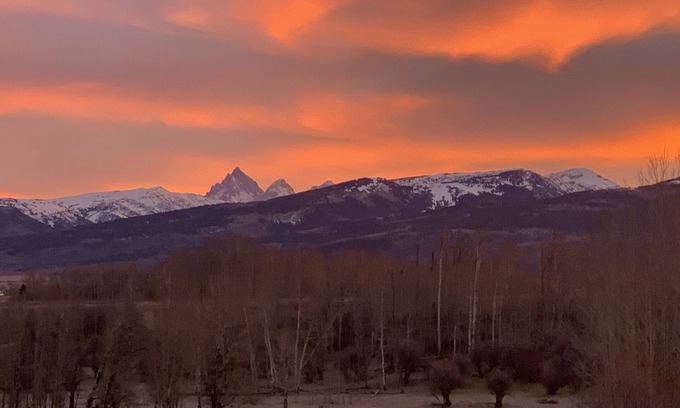 Victor Cabin | Cheerful 6bedrm Cabin, Teton Views- convenient to GTNP, Yellowstone, Swan Valley
