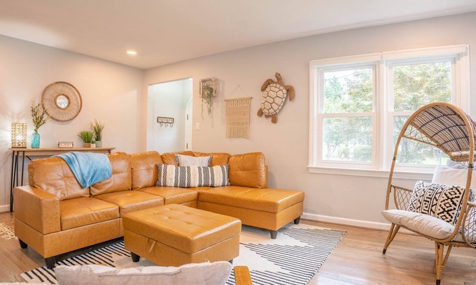 Norfolk Cottage | Cheerful Beach House with Rec House