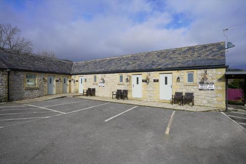 Castleton Hotel | Cheshire Mews