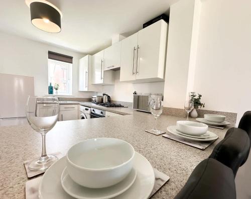 Middlesbrough House | Chestnut House by Blue Skies Stays