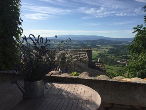 Gordes Apartment | Chez Marius Gordes Vue panoramique sur luberon