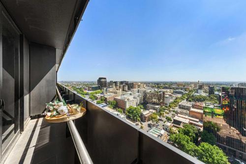 Carlton South Apartment | Chic 2BR Apt Near to Melbourne Central City Views