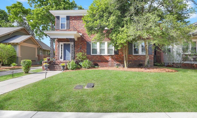 Midtown Apartment | Chic and charming 2 bedroom upper unit in the heart of fabulous Savannah
