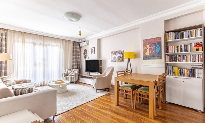 Esentepe Apartment | Chic Flat 5 min to Kanyon Mall and Metro in Levent
