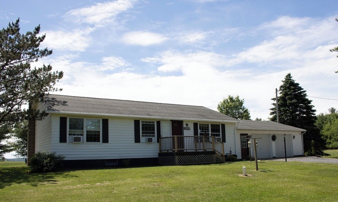 Penn Yan House | Chickadee Hemlock