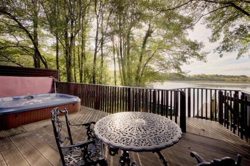 Thurstonfield House | Chiffchaff Lodge with Hot tub