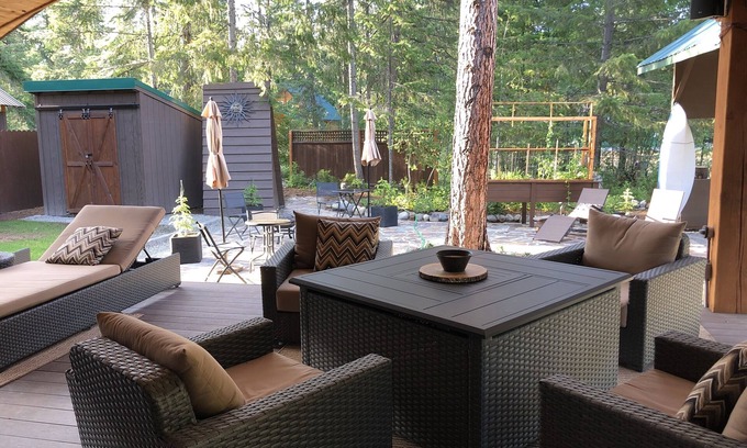 Leavenworth House | Chipmunk Cabin is your private retreat in the mountains!