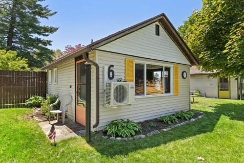 Chippewa Lake House | Chippewa Bluffs Resort Combined 4BR 4BA Cabins