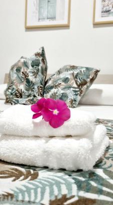 Terrasini Apartment | Christian Guest House