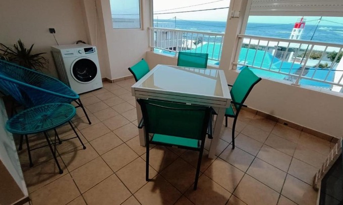 Le Moule Apartment | Cibuqueira numéro 5, Appartement en centre ville,vue sur mer, plage à pied