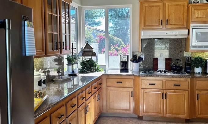 La Quinta House | Citrus Private Course Home 3bd, 3 bath, 2600 sq ft. Private pool, spa.