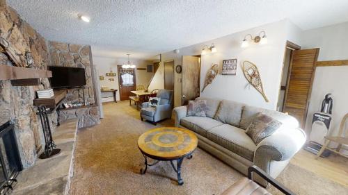 Red River House | Claim Jumper A-Frame 4 - WiFi - Washer - Dryer - Wood Burning Fireplace
