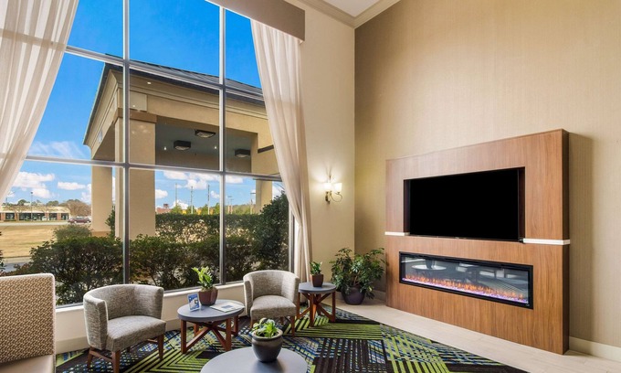 New Bern Hotel | Clarion Pointe New Bern