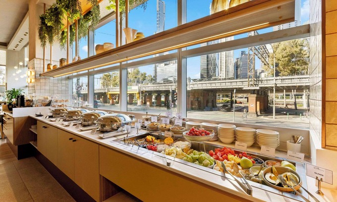 Melbourne Central Business District Hotel | Clarion Suites Gateway
