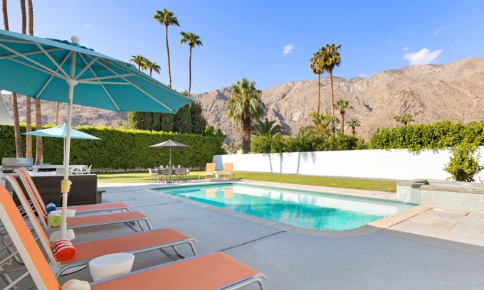 Vista Las Palmas House | Classic Alexander Home with Mountain Views in Vista Las Palmas!
