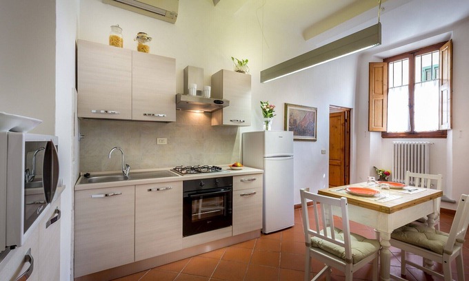 Isolotto Apartment | Classic Tuscany Apartment A by Mmega