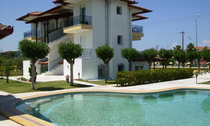 Haniotis Apartment | CLEOPATRA`S STUDIOS Adults only