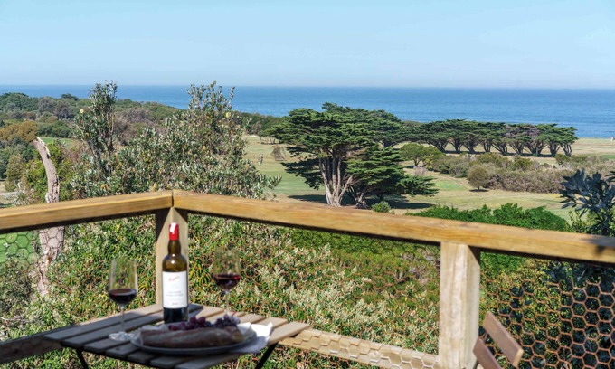 Flinders House | Cleversley Cottage - Ocean Views, Pets, Golf