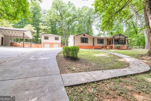 Loganville House | Clifford Guest House