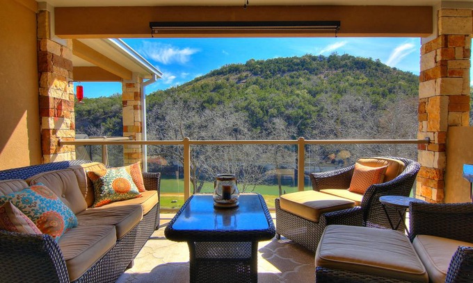New Braunfels Condo | Cliffside Paradise RG 308