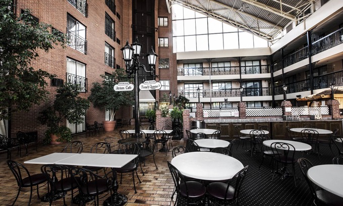Niagara Falls Hotel | Clifton Victoria Inn at the Falls