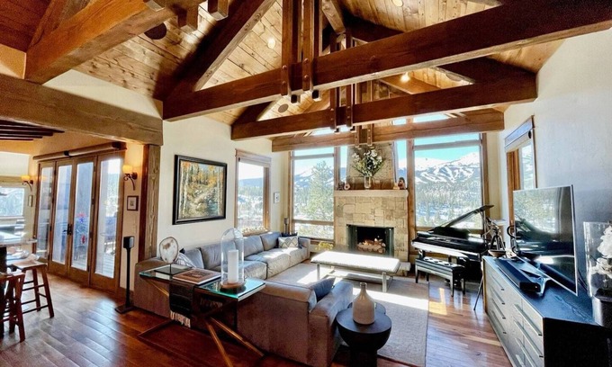 Forest Hills House | Close 2 Town/Lifts! Skiers oasis. 2000 sq Ft patio