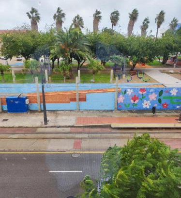El Cabanyal Apartment | Close to the sea, large 170 m2 apartmentBIKES