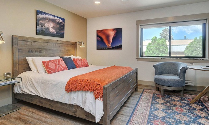 Westcliffe Apartment | Clouds Suite at Mattie's Lofts, in ❤️ of Downtown