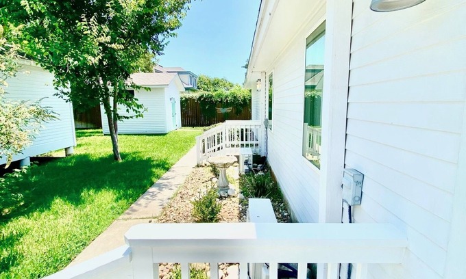 Rockport Cottage | Coast Oaks Cottage 4 1 Bedroom Cottage by RedAwning