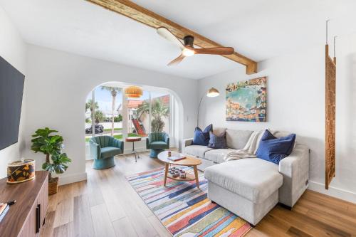 Crescent Beach House | Coastal Condo - Walk to Beach Pool Pickleball and Boat Ramp
