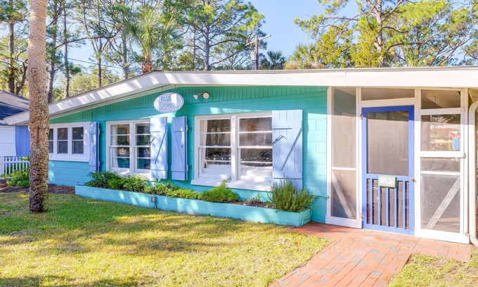 Tybee Island Cottage | Coastal Cottage 4 Blocks from Beach, fall specials & military discounts