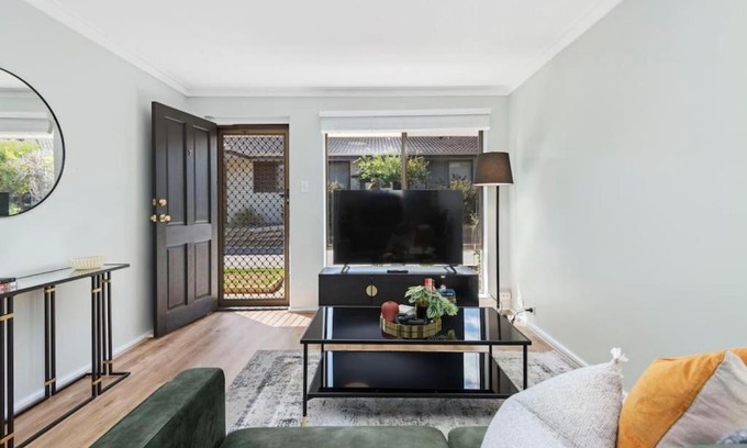 Scarborough House | Coastal Elegance A Luxurious Dreamy Escape