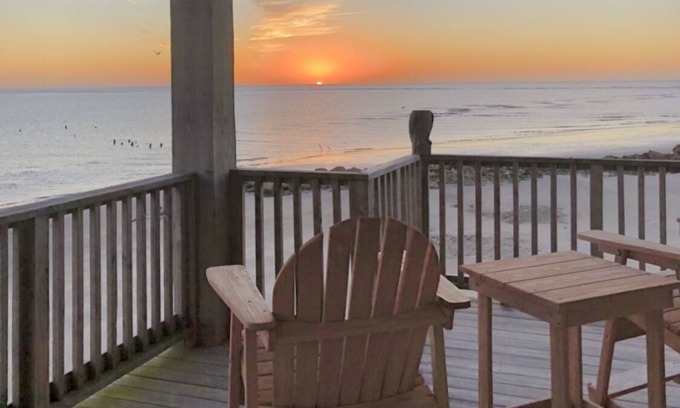 San Luis House | Coastal Encounter is your perfect beach get-away!